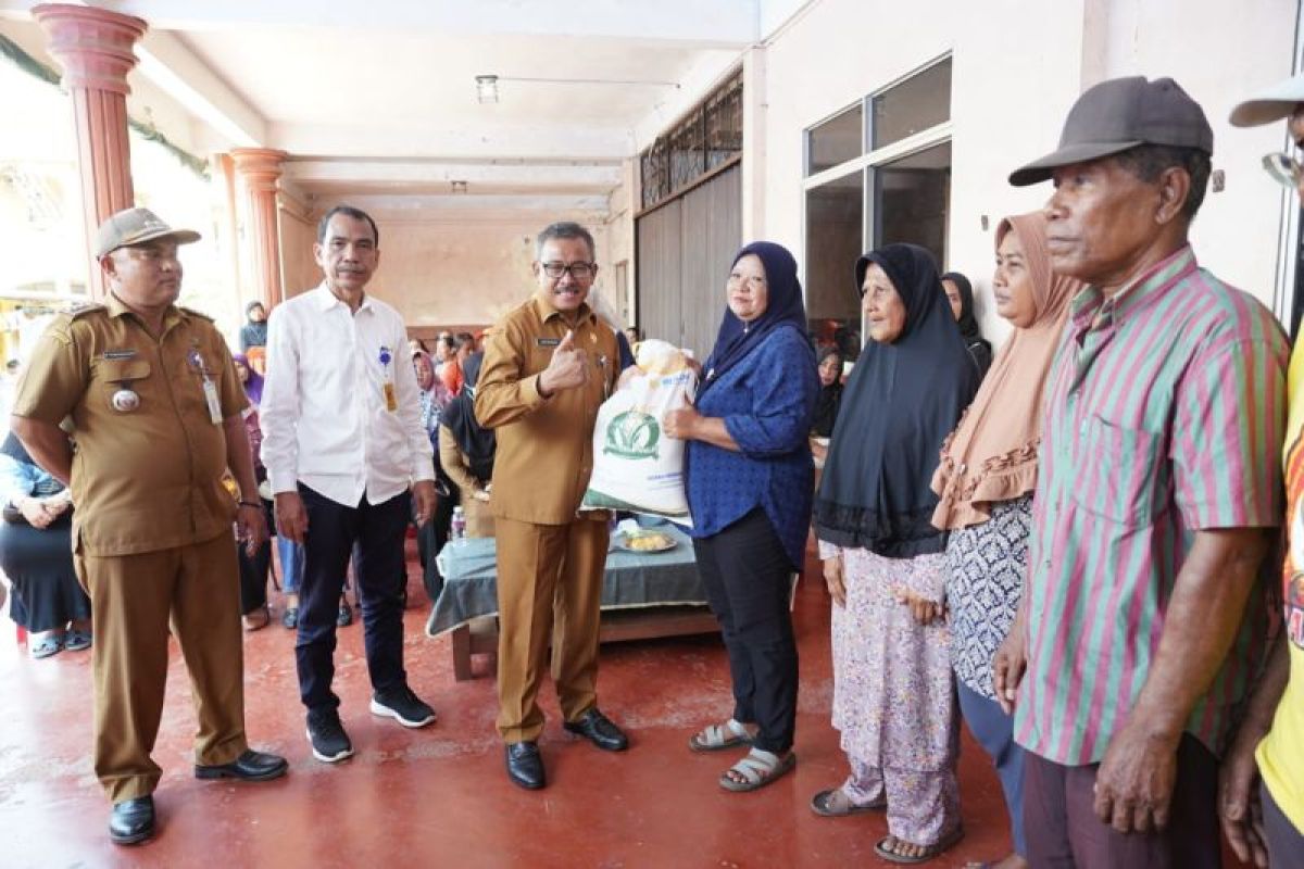 Cadangan beras pemerintah disalurkan di Pulau Buluh Batam