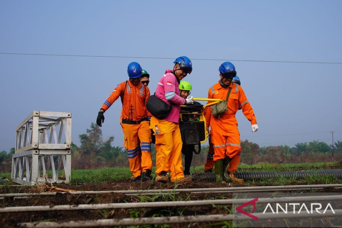 PLN gerak cepat pulihkan kelistrikan Pulau Bangka dampak tower roboh