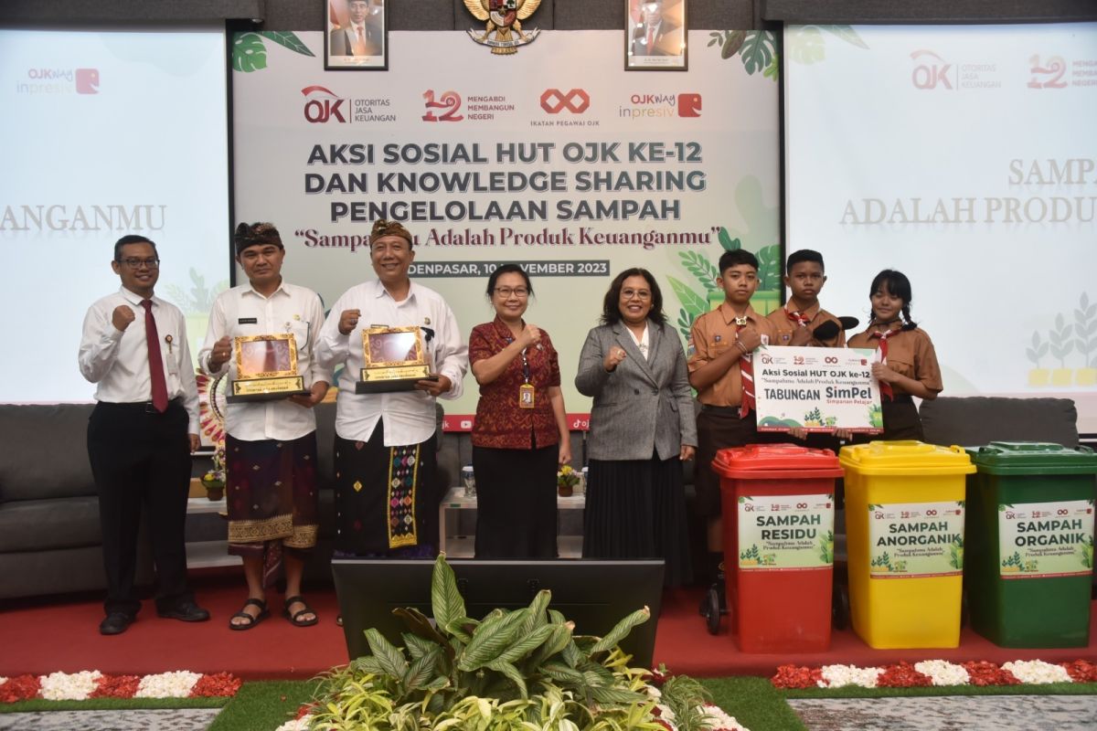 OJK Bali edukasi siswa SMP di Denpasar soal pengelolaan sampah
