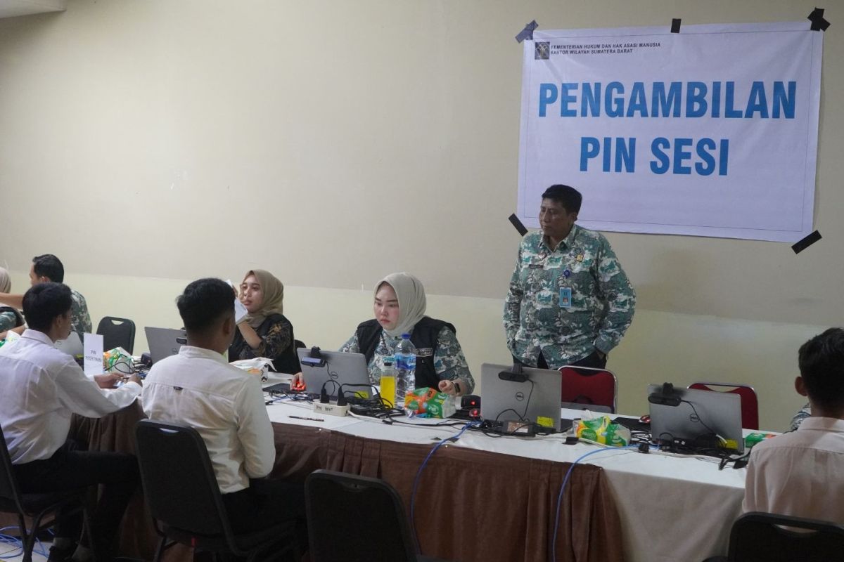 Kadivmin Kemenkumham Sumbar kawal langsung tes calon ASN di Padang