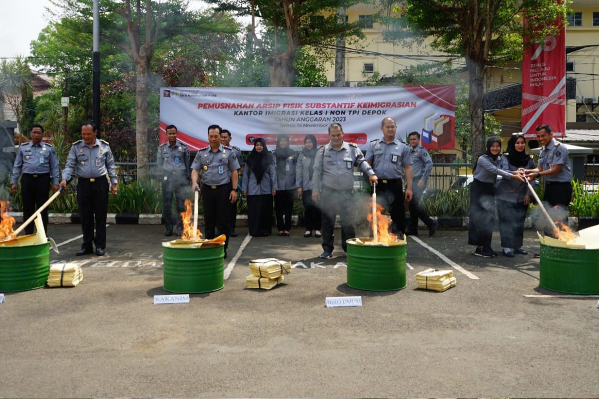 Imigrasi Depok musnahkan arsip fisik substantif keimigrasian 2023