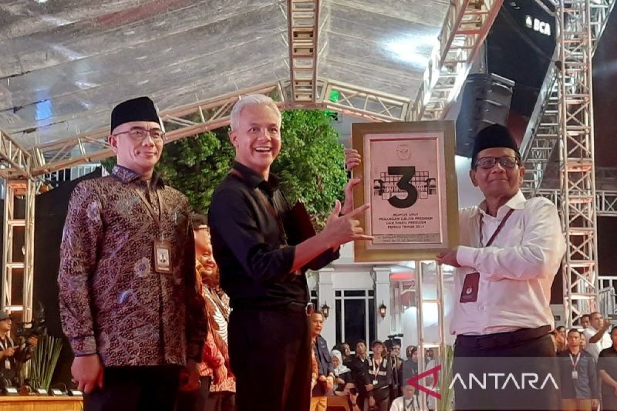 Ganjar-Mahfud dapat nomor 3 spontan gaya metal-senyum sumingrah