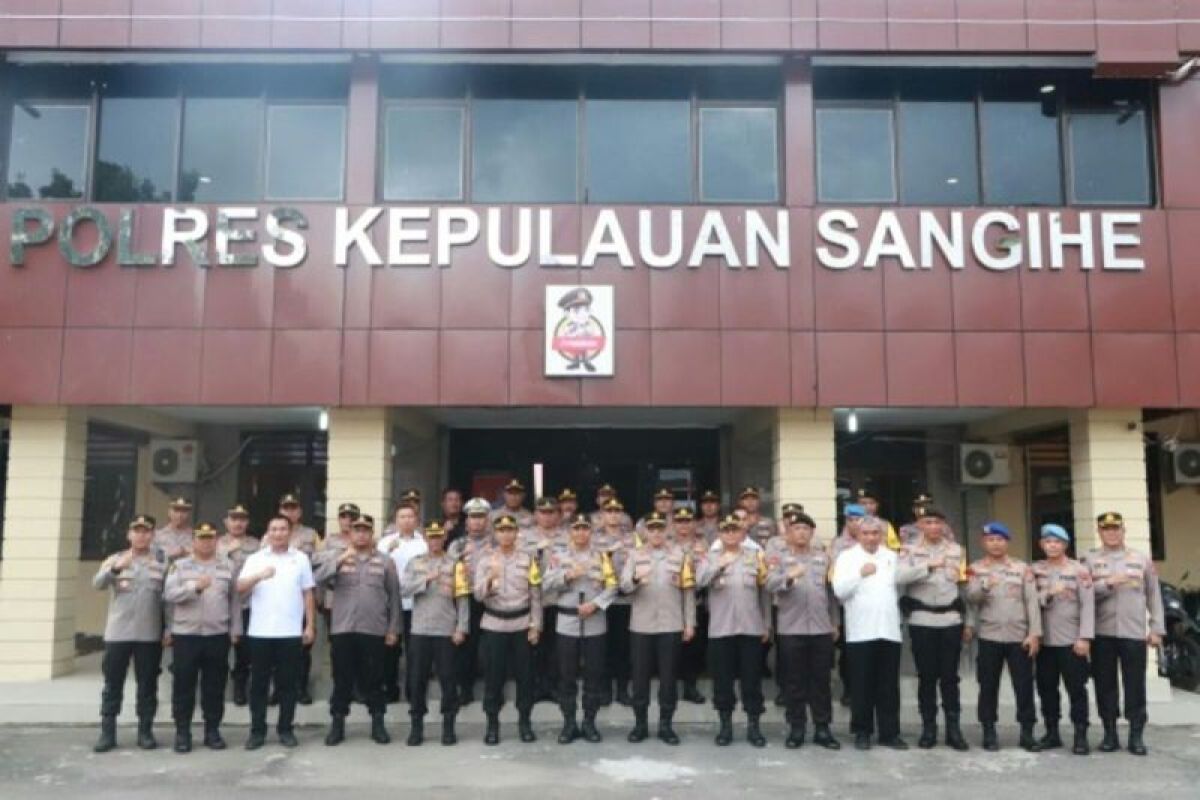 Kapolda motivasi personel Polres Sangihe laksanakan tugas maksimal