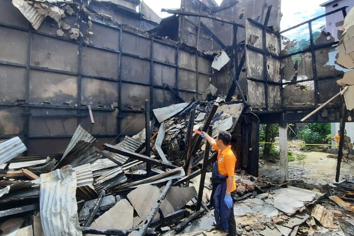 Polisi duga kebakaran enam ruko di Kubu Raya akibat arus pendek