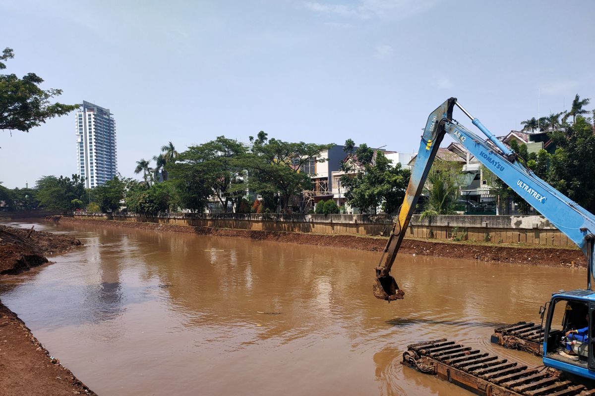 Jakbar fokus bersihkan BKB untuk antisipasi banjir