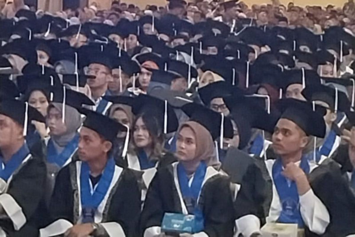 220 Sarjana FISIP UMSU diwisuda, sebagian besar tamat di bawah 4 tahun