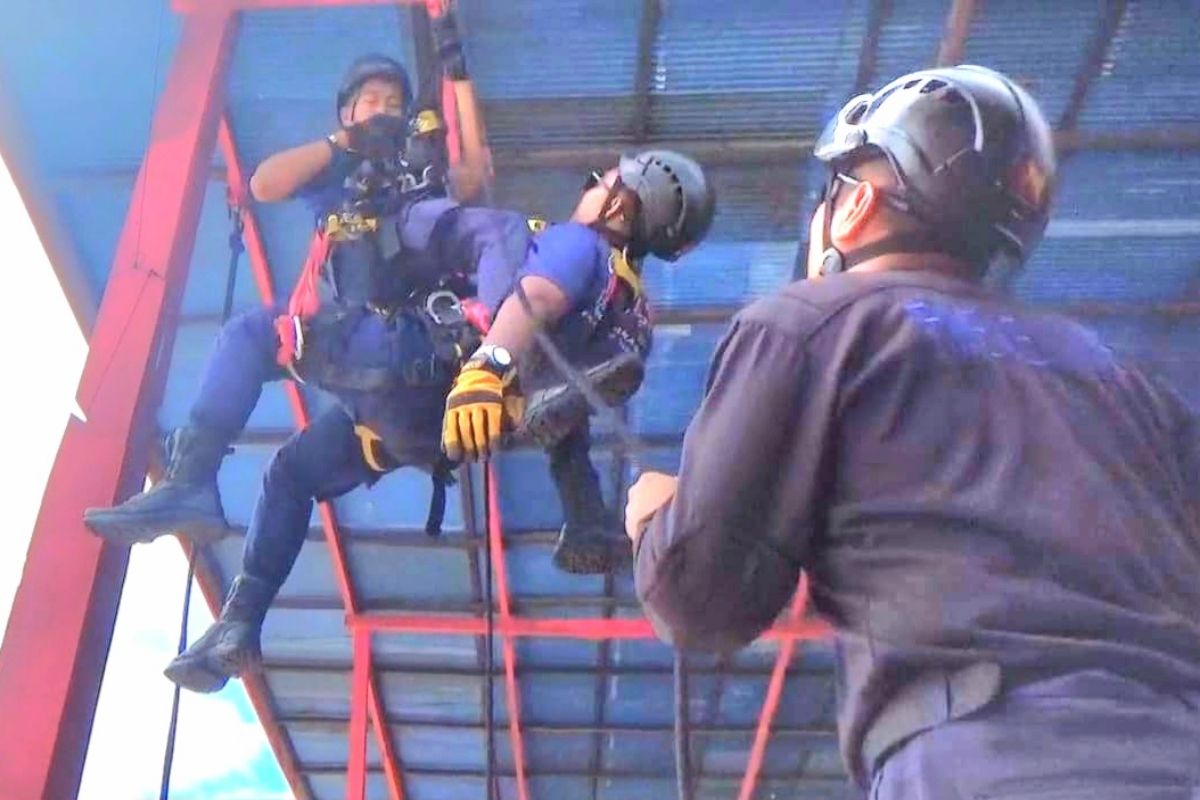 Disdamkarmat Kotim latihan penyelamatan korban di ketinggian