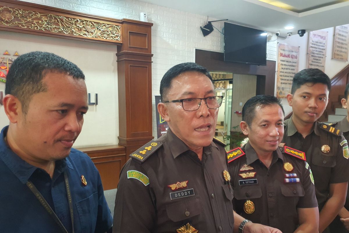 Kejati Bali tangkap lima petugas imigrasi lakukan pungli di Bandara Ngurah Rai