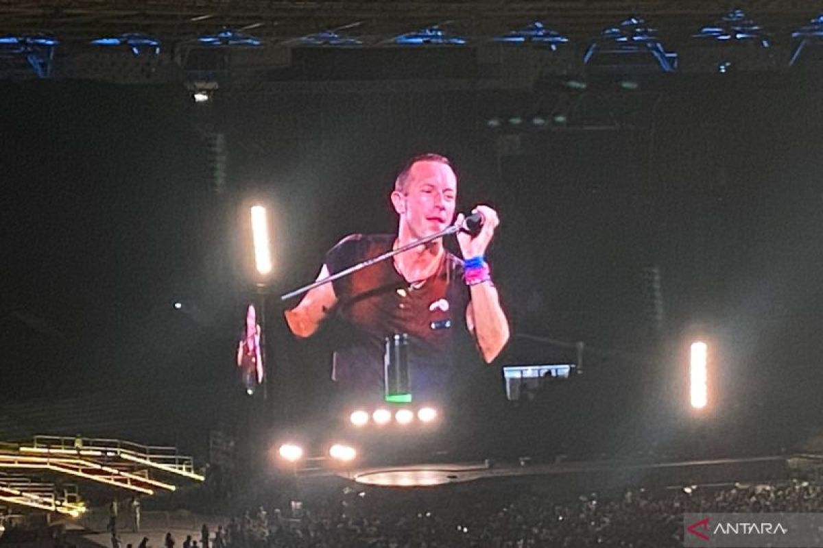 Coldplay buka konser perdananya di Jakarta dengan lagu andalan 