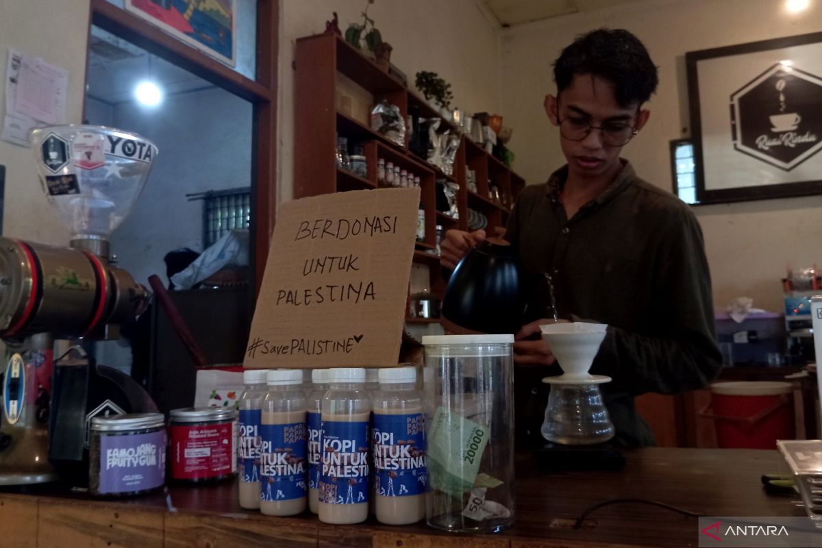 Tapin jual kopi untuk korban perang di Palestina