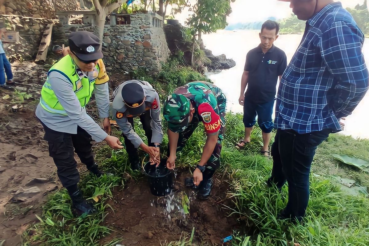 Polres OKU canangkan gerakan  menanam 10 juta pohon