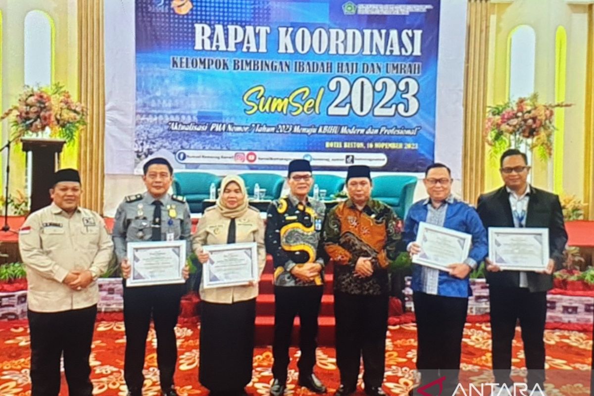 Imigrasi Palembang peroleh penghargaan pelayanan haji Kemenag Sumsel