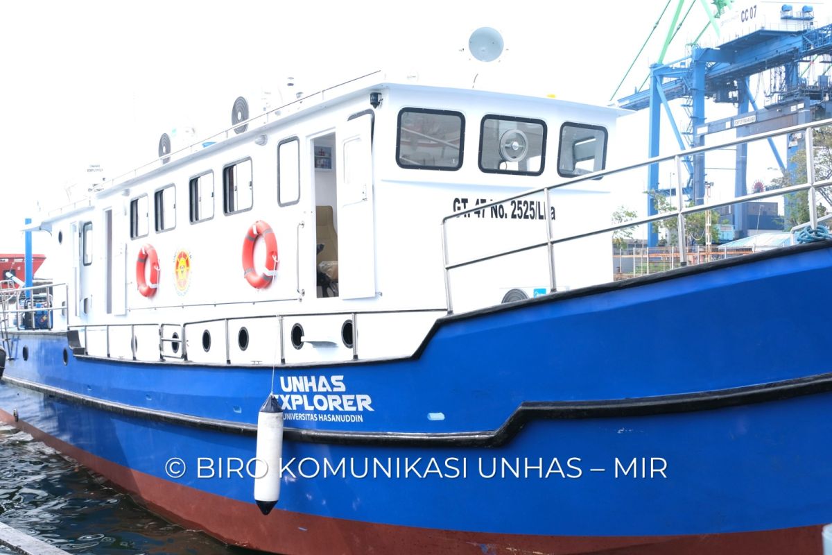 Unhas luncurkan kapal pendidikan "Unhas Explorer" dukung kemaritiman