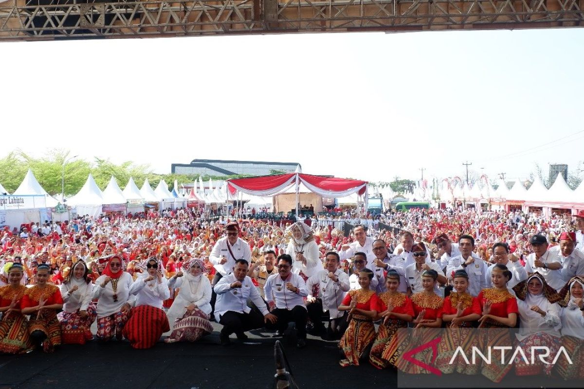 1.000 penari Bedana meriahkan Semarak HUT ke-67 Lampung Selatan