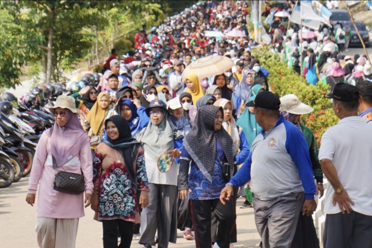 Ribuan peserta ikuti jalan sehat di Balangan