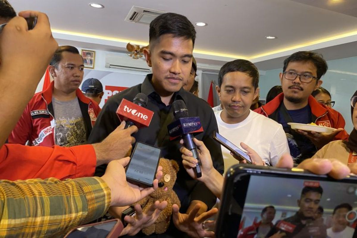Kaesang bantah isu jabat tangan ditolak Megawati