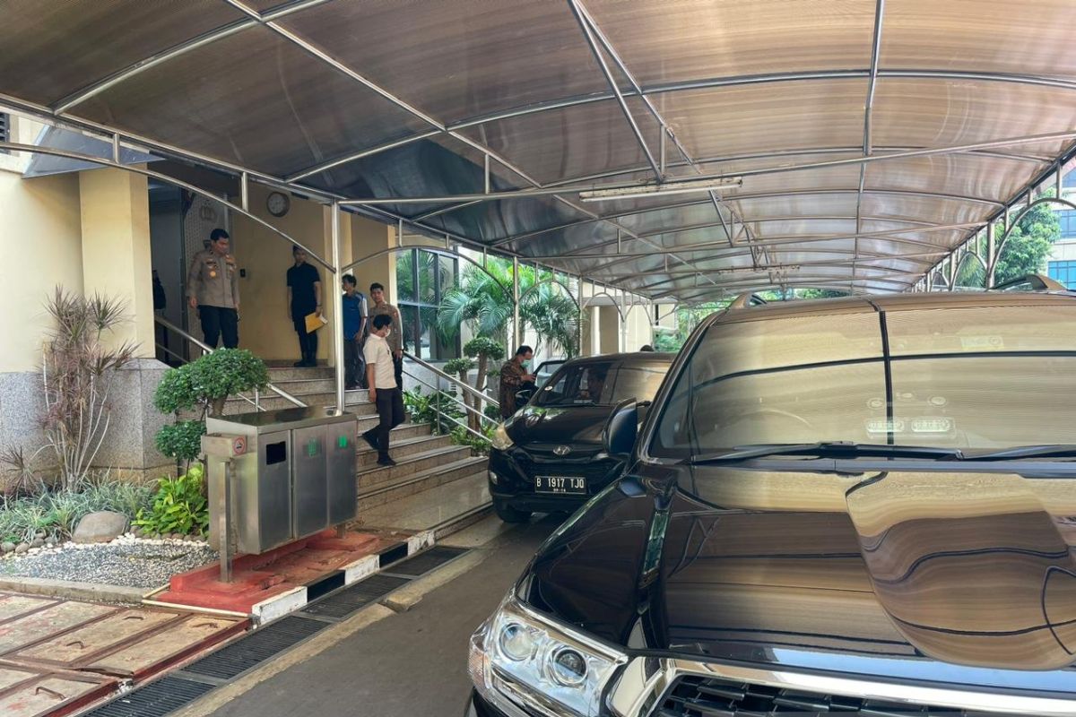 Hindari wartawan, Ketua KPK keluar via Gedung Rupatama
