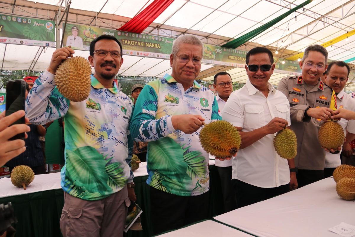 Kalbar sumber plasma nutfah durian terbesar di Indonesia