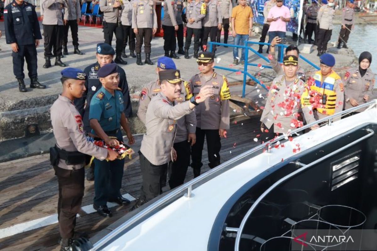 Polda NTB menambah kapal pemburu cepat perkuat benteng pertahanan laut