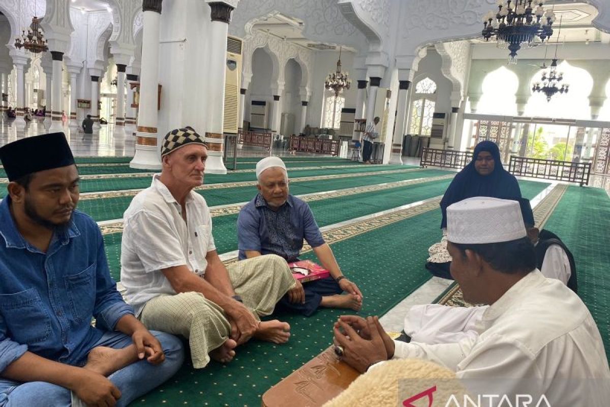 Terinspirasi kisah Rasulullah, turis Australia masuk islam di Aceh