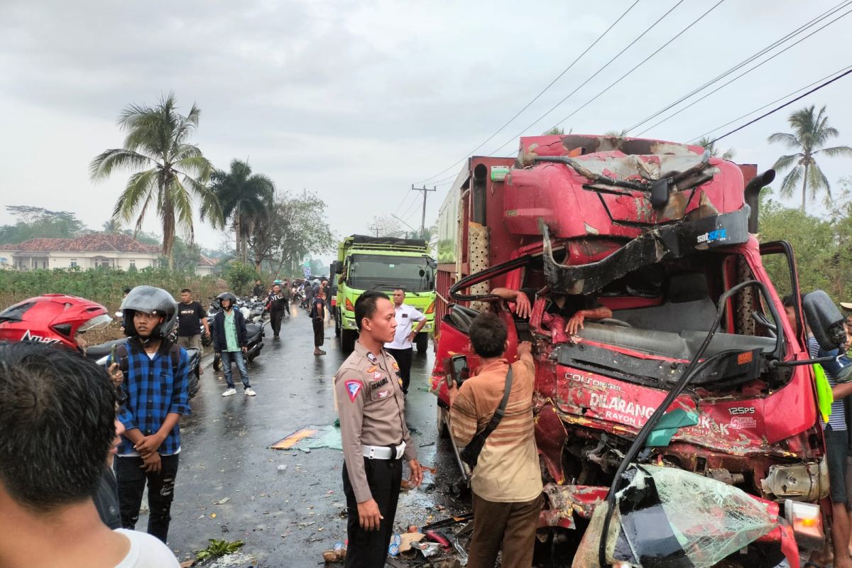 Tiga kendaraan terlibat kecelakaan di Lampung Timur, satu meninggal