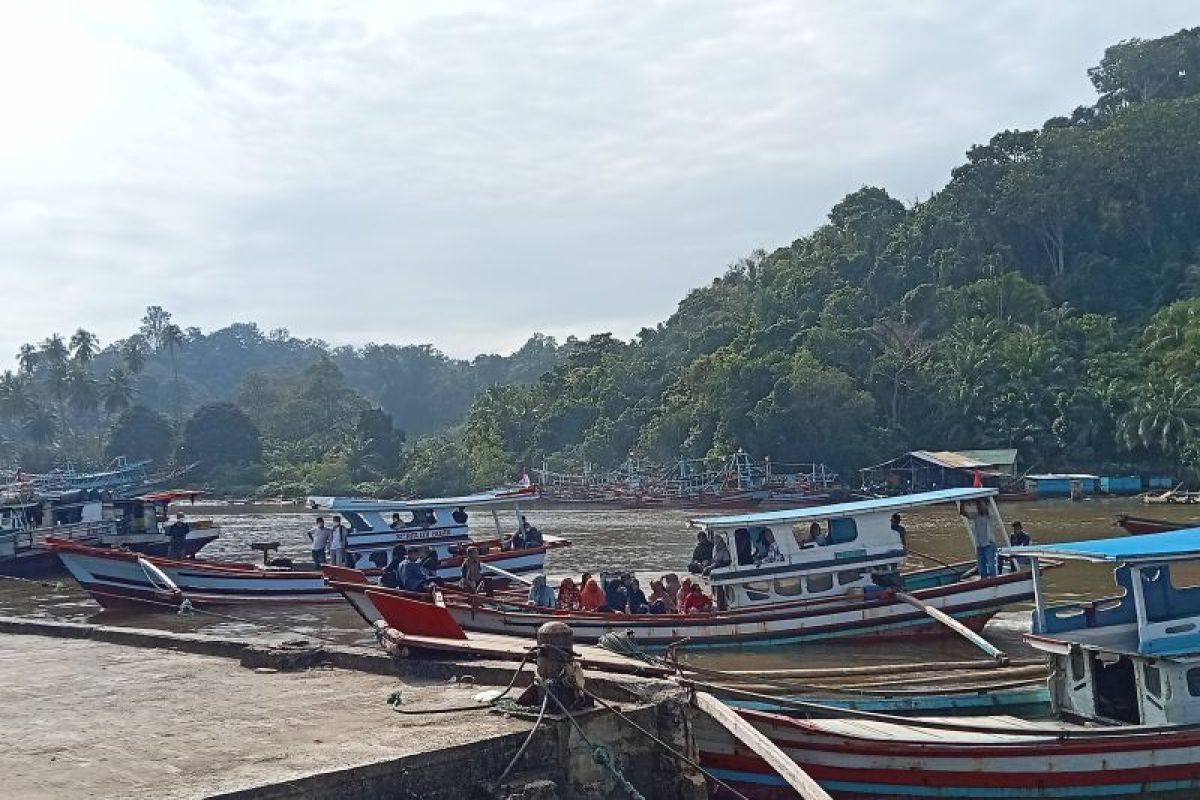 Pemkab Pasaman Barat keluarkan 80 rekomendasi pembelian BBM bagi nelayan