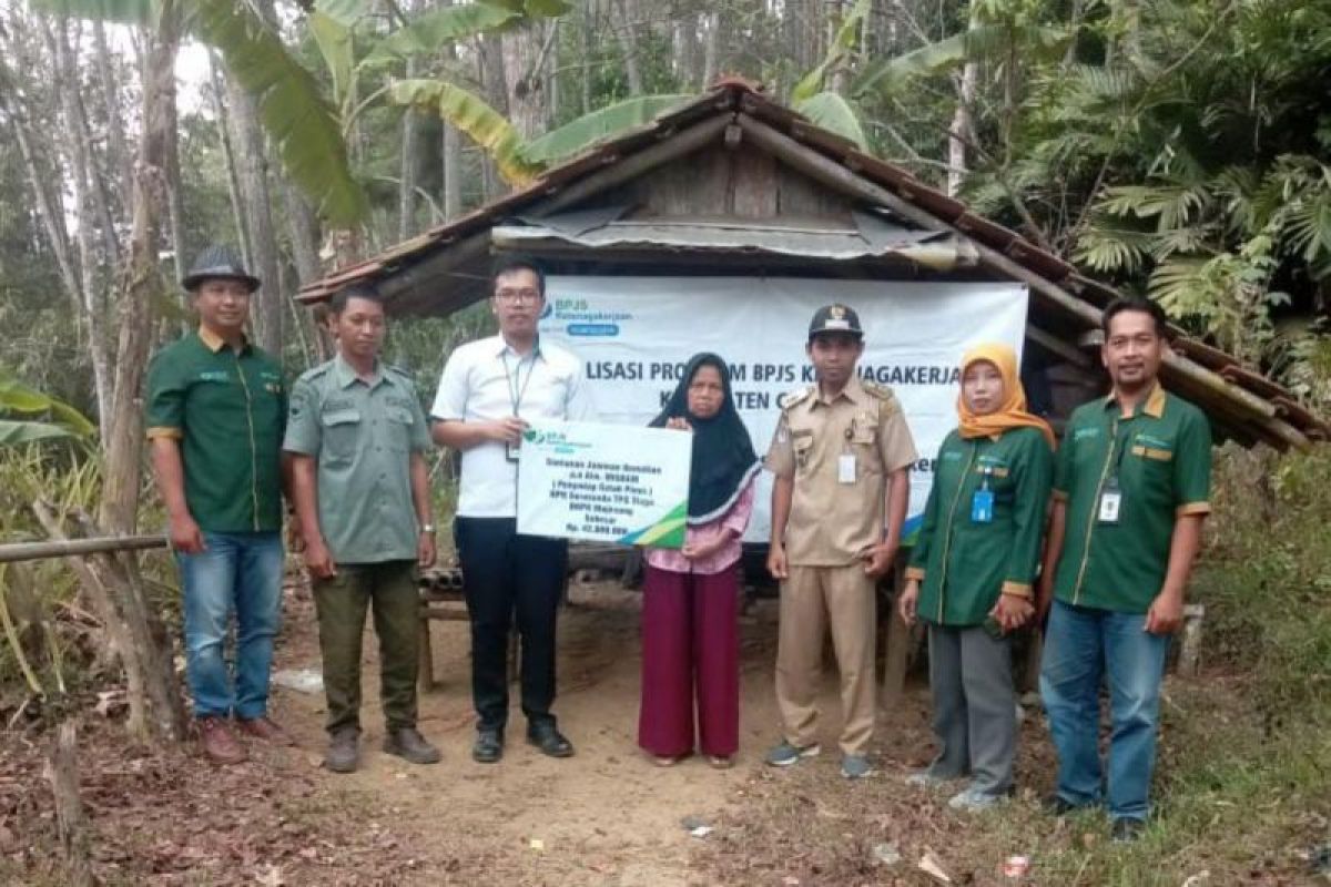 BPJS Ketenagakerjaan Cilacap serahkan santunan Rp42 juta