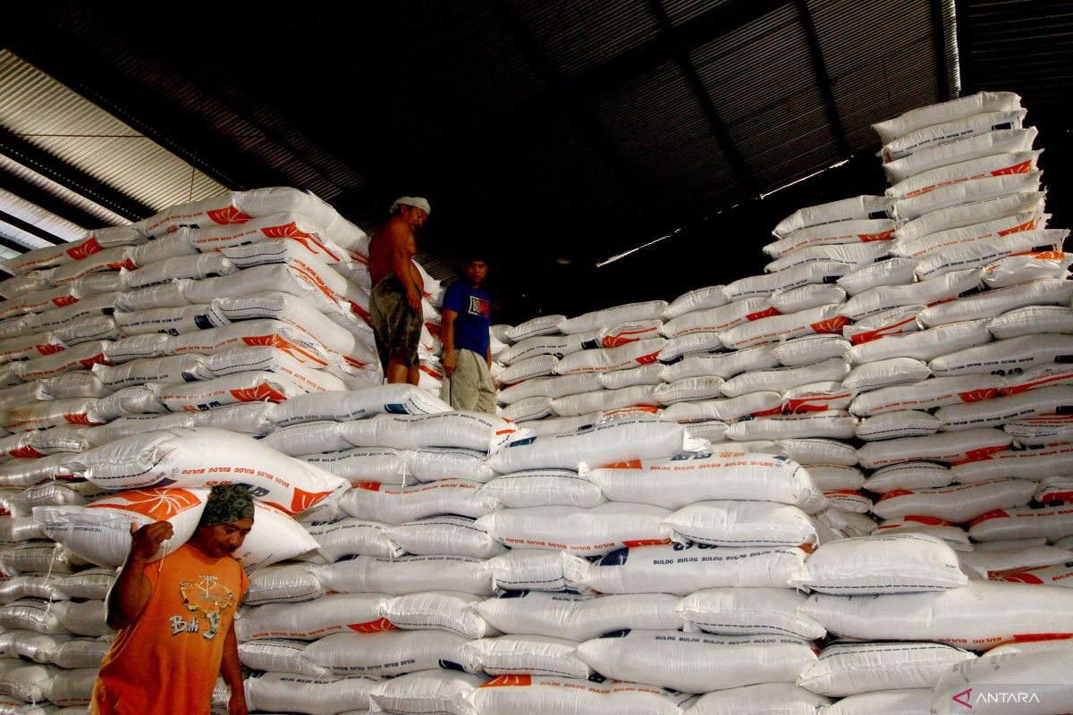 Bulog Gorontalo tambah stok 2.321 ton beras