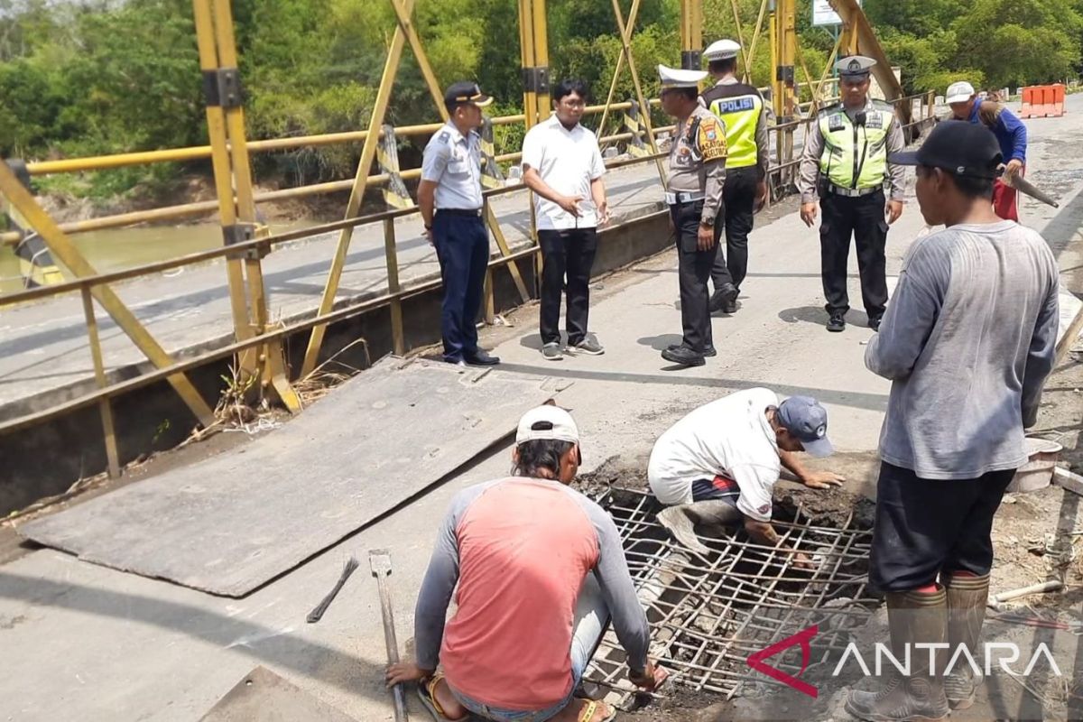 Perbaikan jembatan, jalur lingkar Trenggalek ditutup sementara