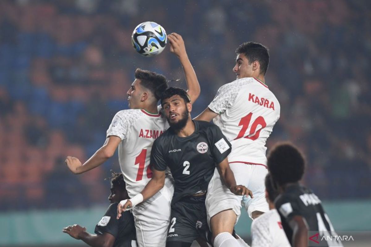 Iran hancurkan Kaledonia Baru 5-0