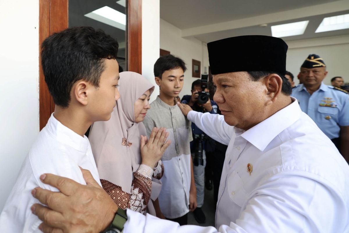 Menhan Prabowo temui keluarga korban kecelakaan pesawat tempur