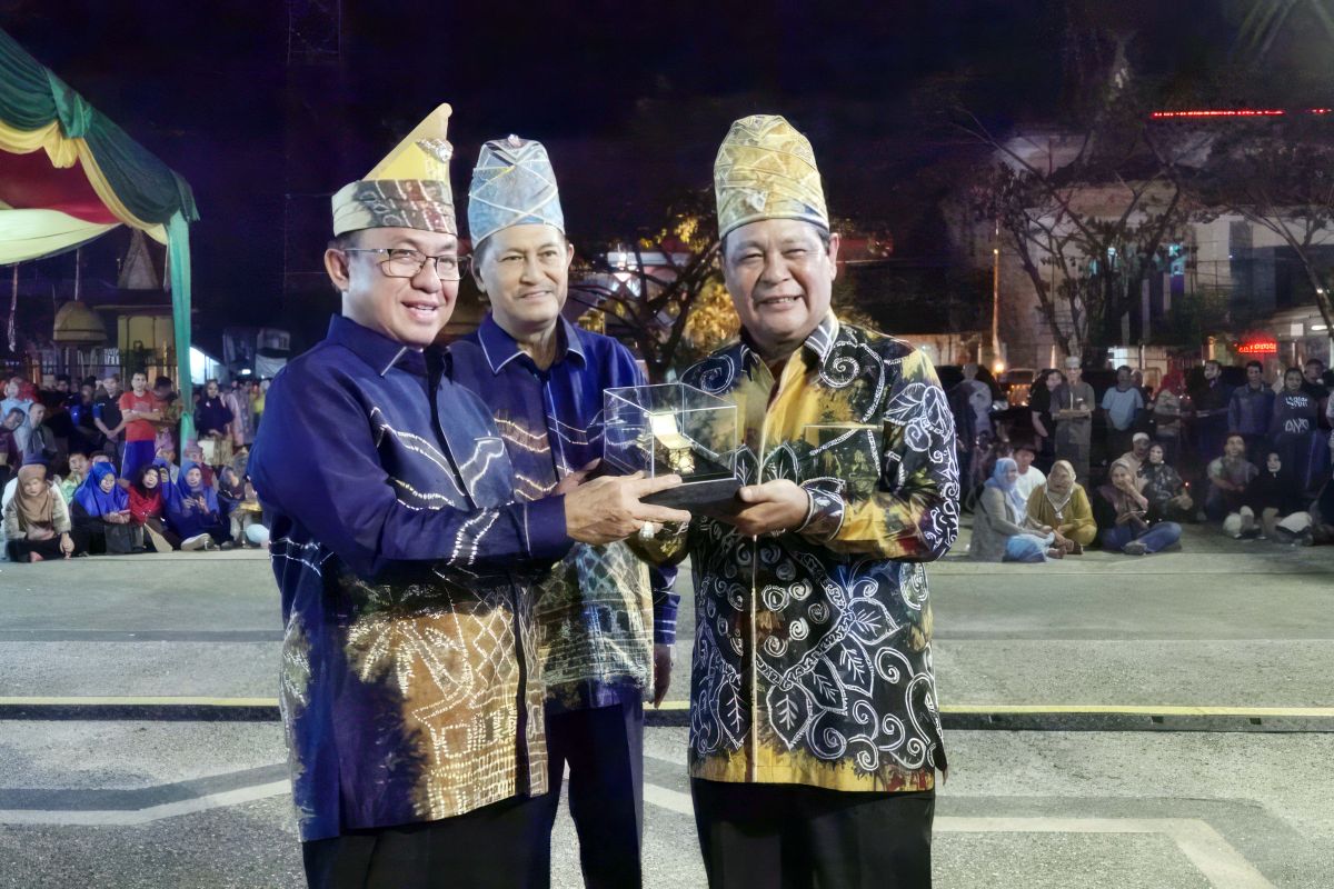 Warga antusias sambut Gubernur Sahbirin di moment Aroh Ganal Bubuhan Banjar di Riau