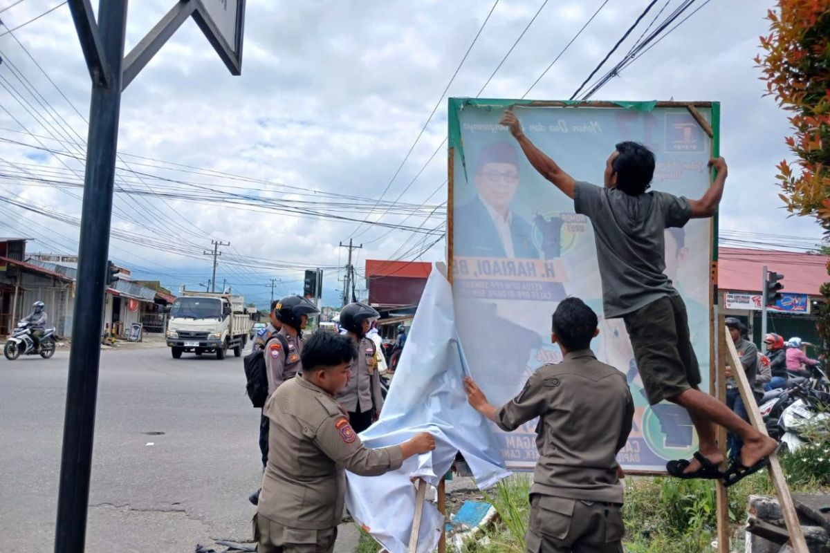 Bawaslu Agam turunkan tim penertiban alat peraga kampanye