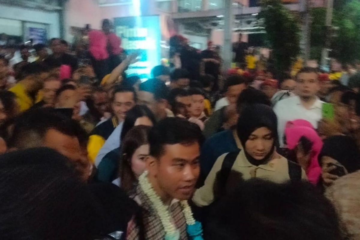 Seribuan warga antusias sambut Cawapres Gibran di Medan