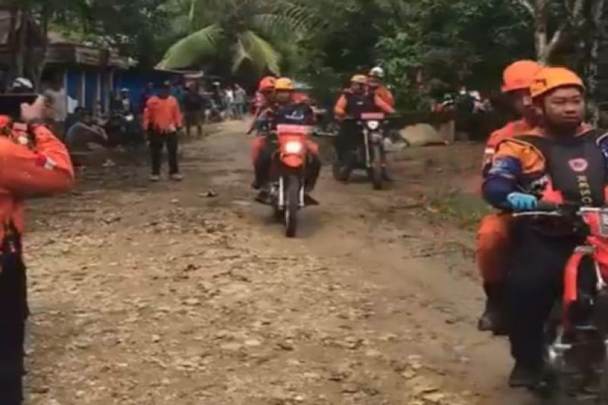 Tiga korban tewas tertimbun longsor di Tabalong ditemukan