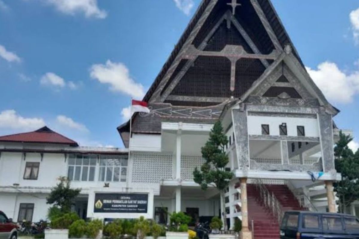 Bupati Samosir bersama DPRD sahkan Perda P-APBD 2023