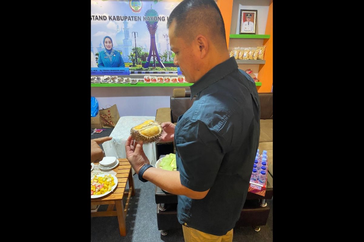 Durian Bujang Setile Kayong Utara juara 1 festival buah di Kalbar