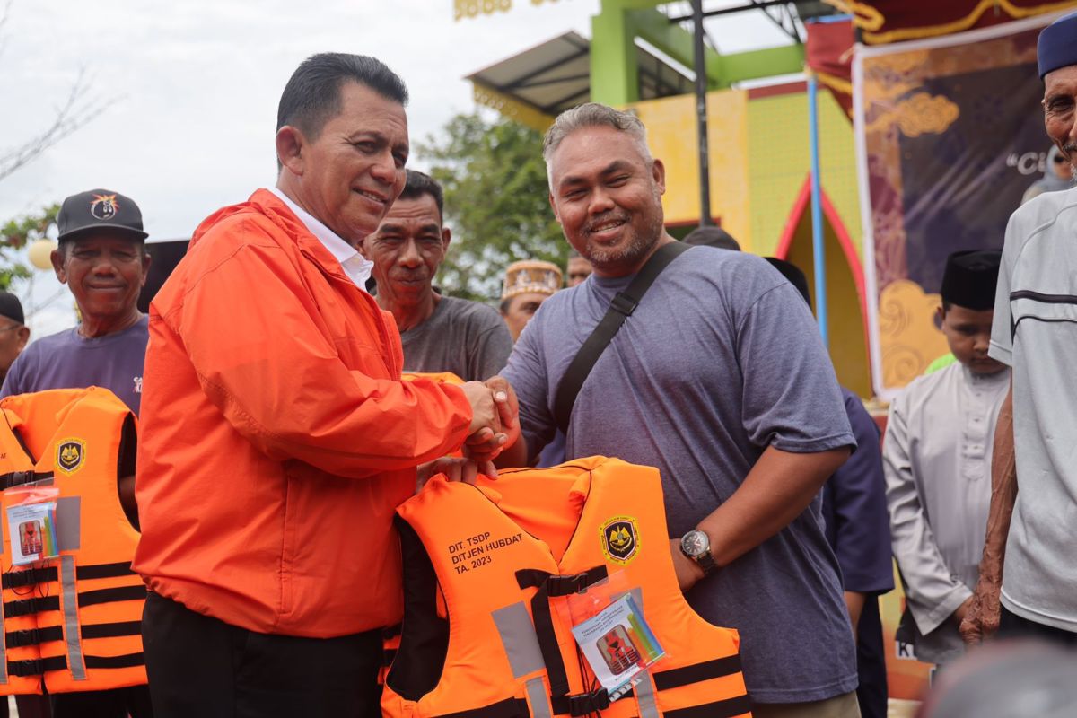 Pemerintah bantu life jacket hingga becak listrik untuk Penyengat