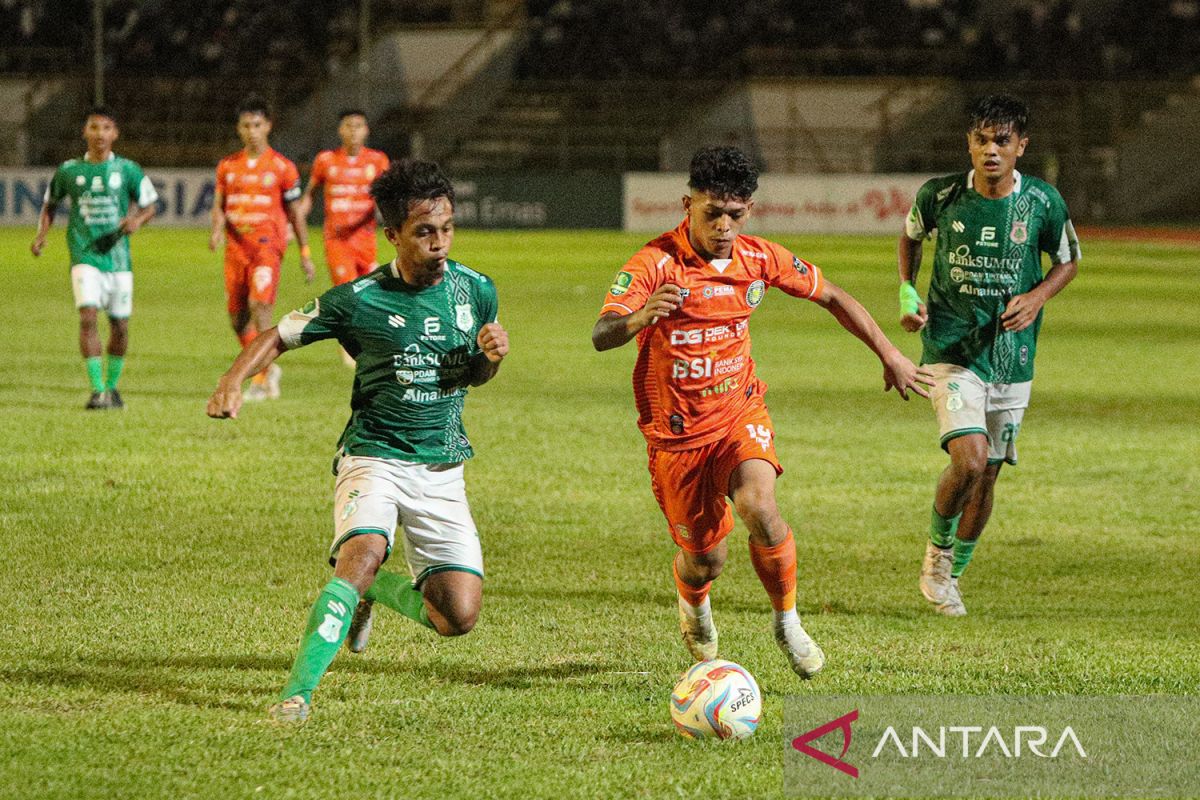 FOTO - Persiraja Ditahan Imbang PSMS Medan 0-0