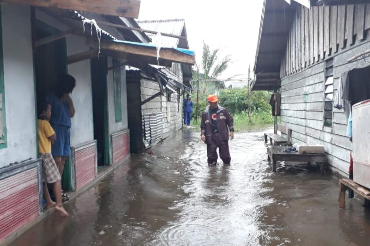 Pemkab Natuna pantau dan data lokasi banjir