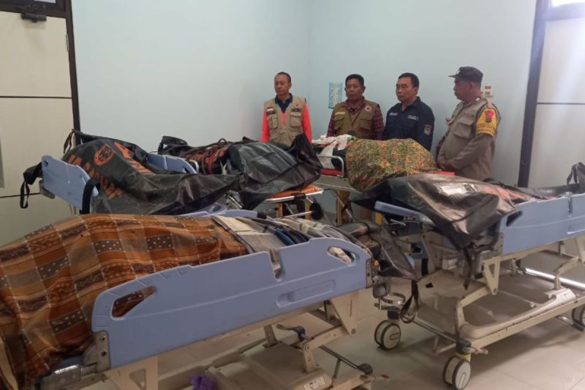 Lima korban longsor di Paser Kaltim dievakuasi BPBD Tabalong