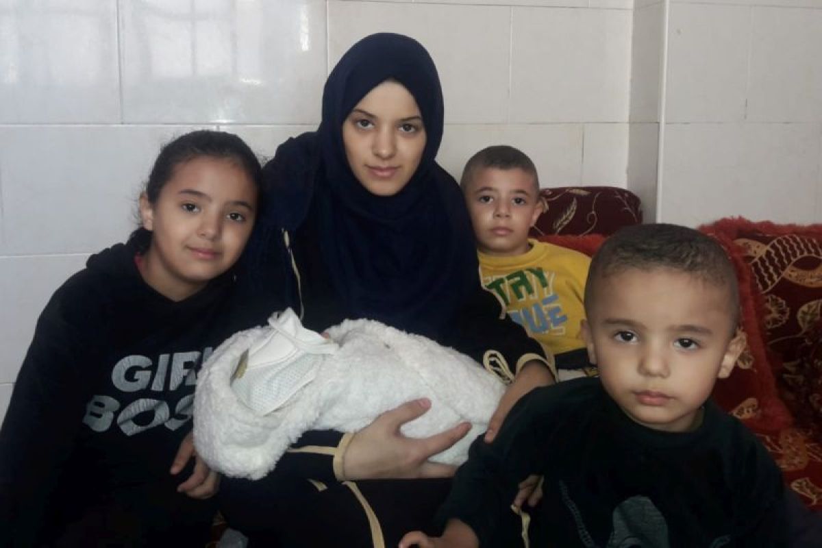Kisah bidan Qeshta, bantu kelahiran dan melahirkan di Gaza