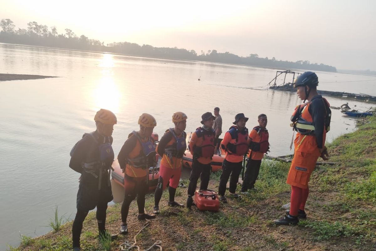 Basarnas Jambi bantu cari bocah tenggelam di Sungai Batang Merangin
