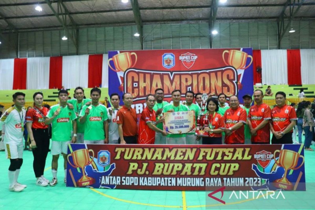 DKOP putra dan RSUD putri juara Turnamen Futsal Pj Bupati Cup