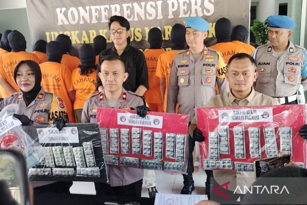 Polres Bogor tangkap 14 tersangka penjual obat-obatan terlarang dalam kurun waktu 10 hari