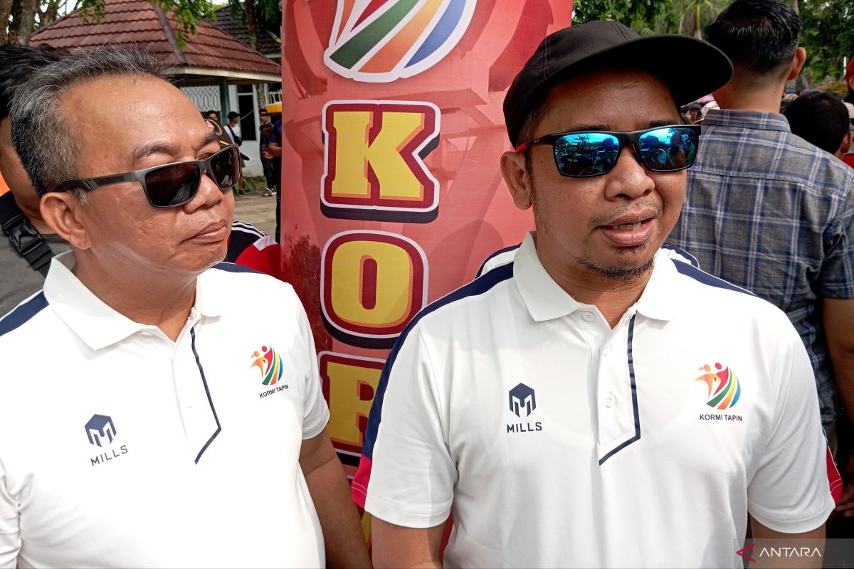 PT AGM dukung pecahkan rekor Indonesia untuk jalan sehat di Tapin
