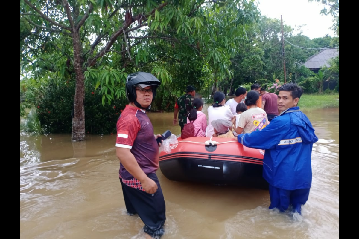 Banjir sebabkan sejumlah warga Bunguran Timur Natuna mengungsi