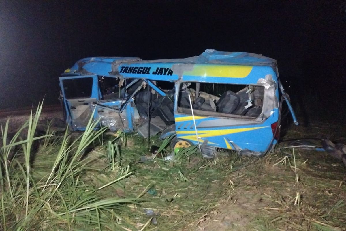 Berikut data identitas korban kecelakaan minibus vs KA di Lumajang