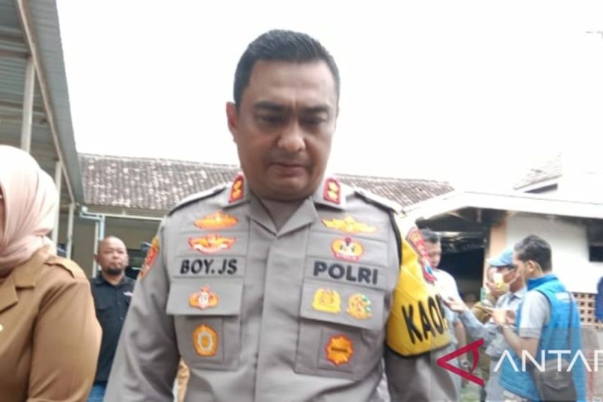 Delapan korban meninggal dunia KA vs elf dibawa ke rumah duka Surabaya