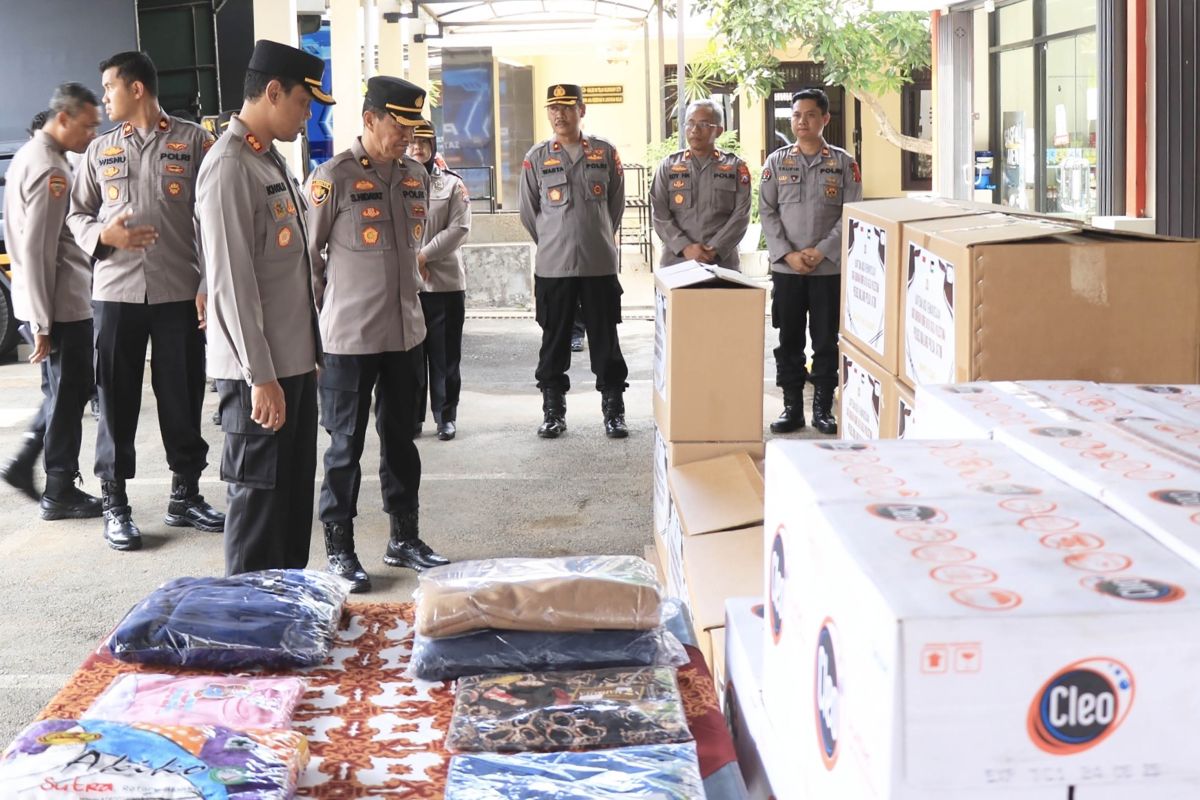 Polres Malang kumpulkan ratusan paket bantuan untuk Palestina